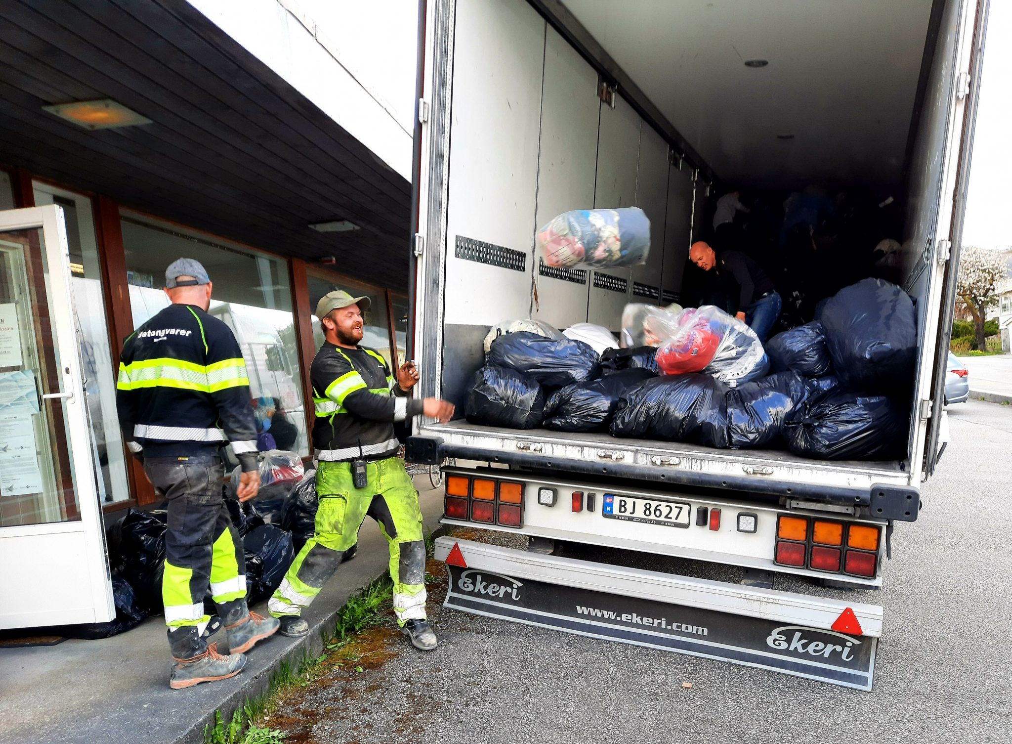 Fullasta THK-trailer Frå Kvinnherad Til Ukraina. - Uskedalen